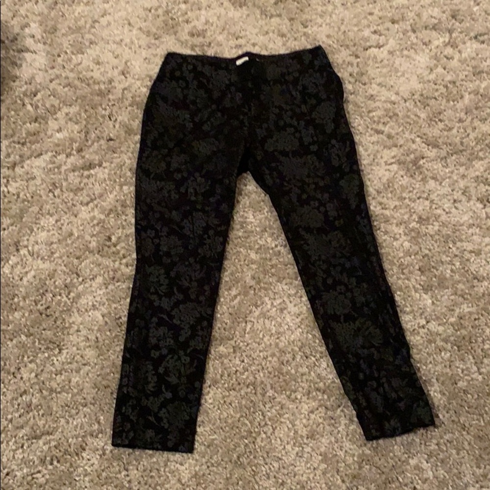 Black floral pattern pant